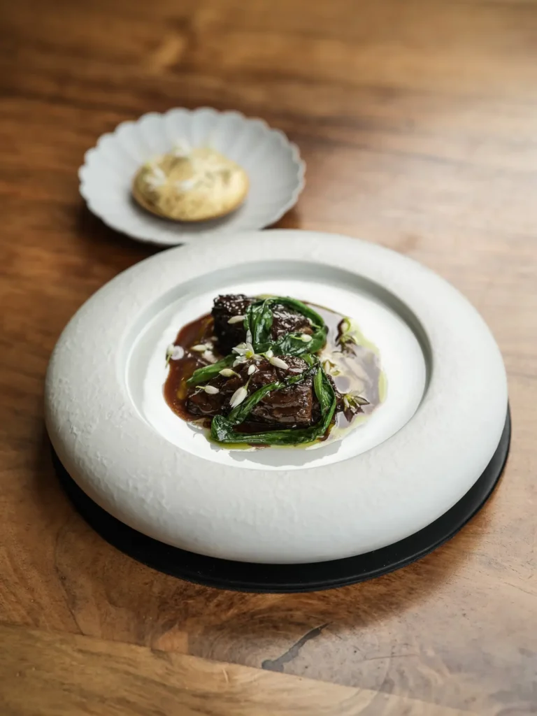 Assiette du restaurant étoilé — Le Verbois, Saint-Maximin